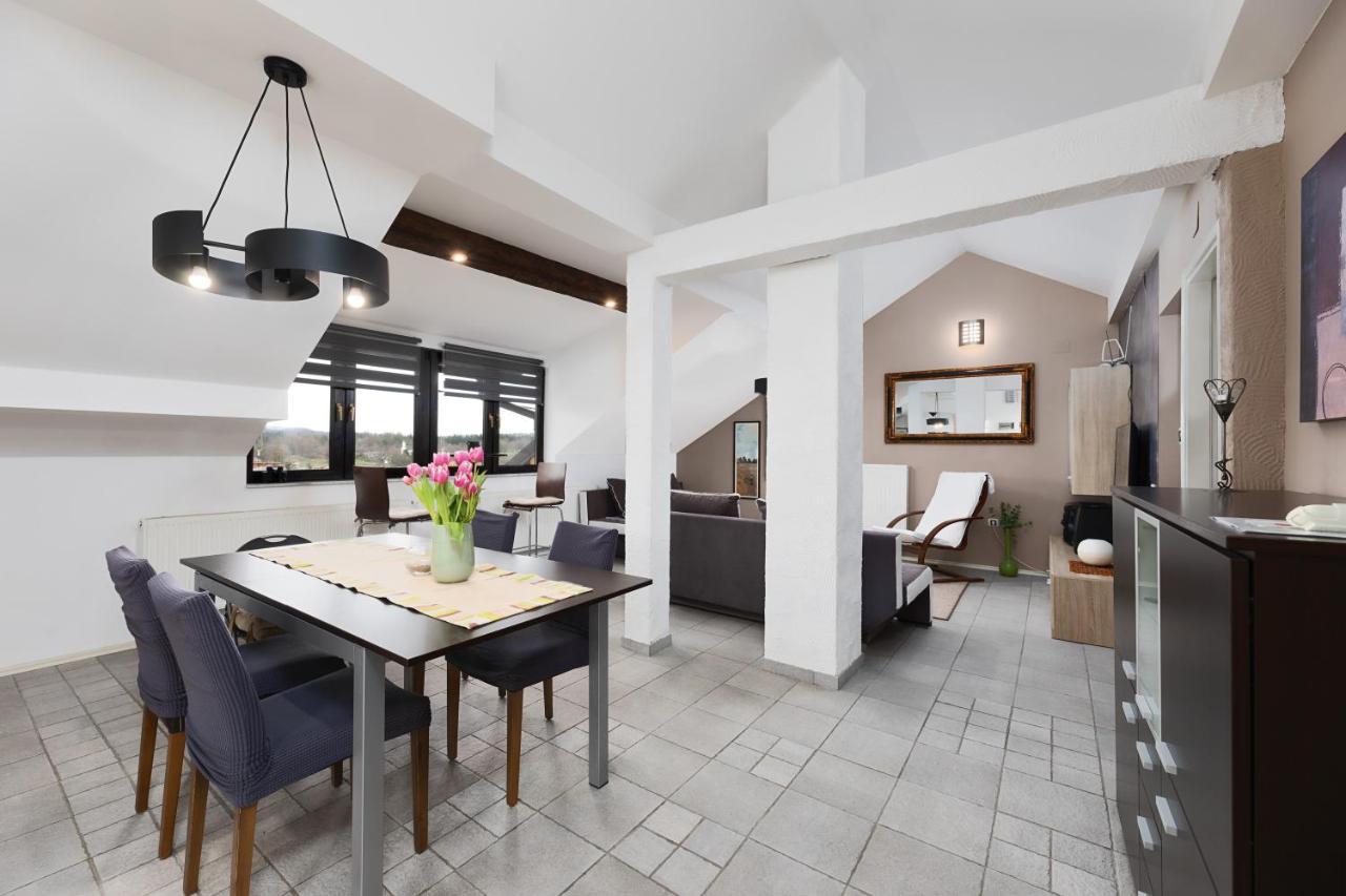 Studio Apartman Pavletic Apartment สลูน ภายนอก รูปภาพ