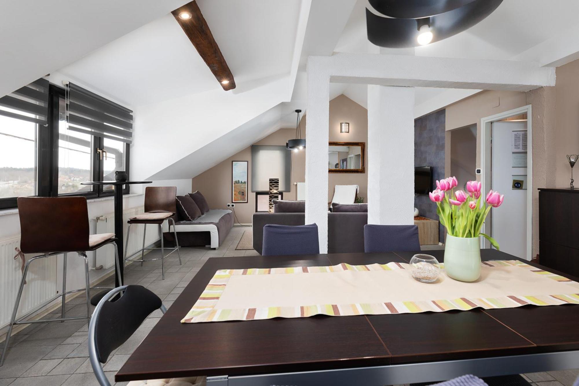 Studio Apartman Pavletic Apartment สลูน ภายนอก รูปภาพ